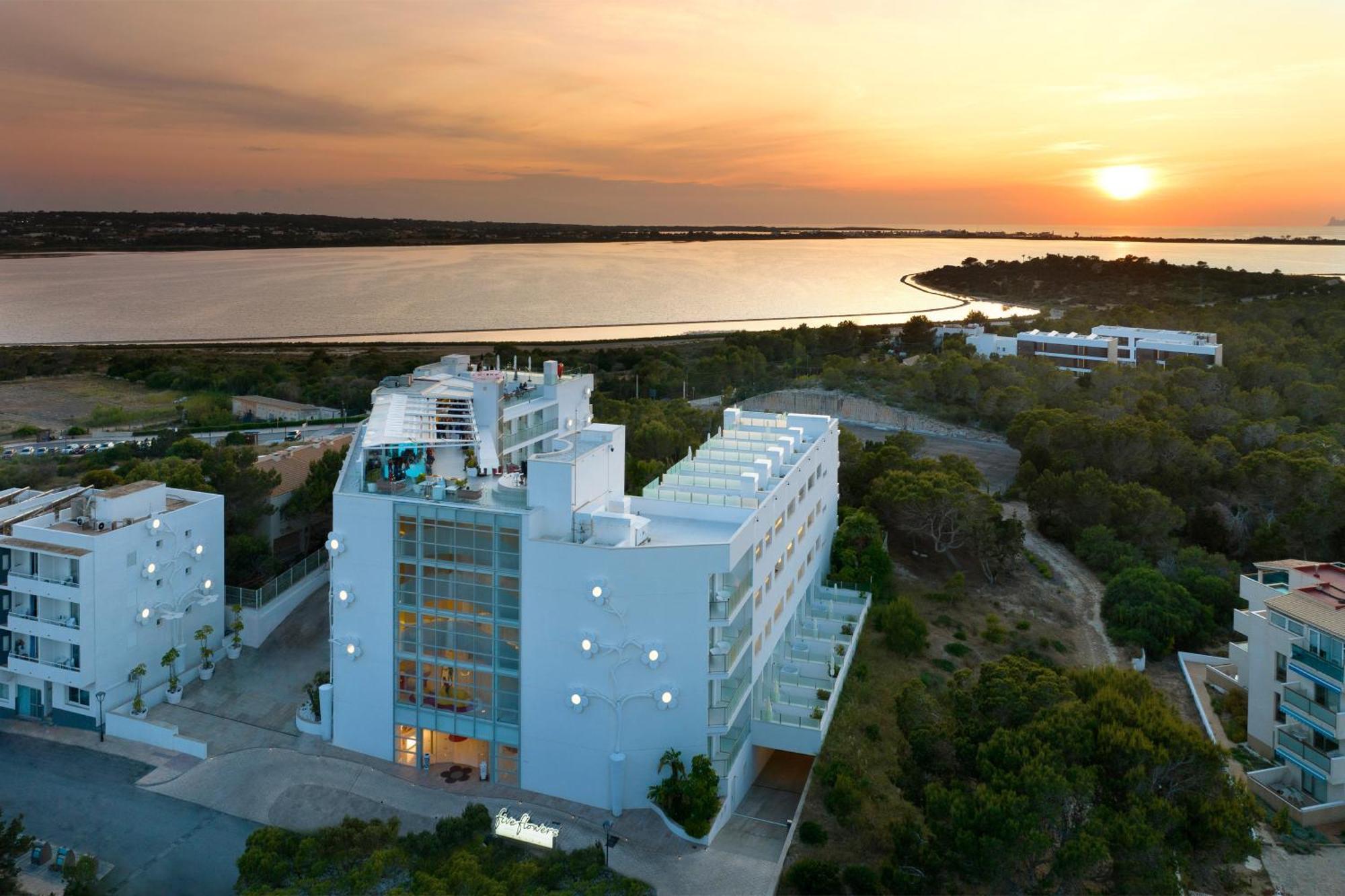 Five Flowers Hotel Formentera, Member Of Melia Collection Es Pujols Ngoại thất bức ảnh
